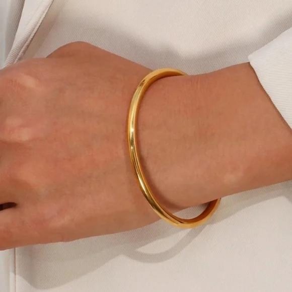 NEW ELEGANT 18K GOLD CUFF BRACELET - Picture 4 of 7